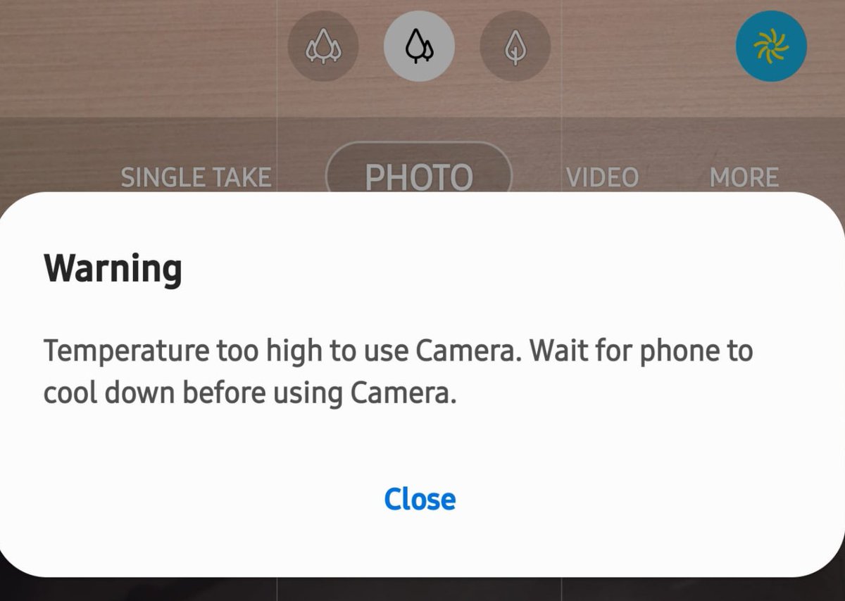 iamBikashh's tweet image. After 5min of video recording, I got this msg on my @SamsungMobile phone.
I had to put my phone in the de-fridge for 2 min to continue my shoot.
All credit goes to @SamsungExynos processor.
Feeling pity for all Samsung Flagship users😐
#TechSaala #galaxys20plus #Exynos