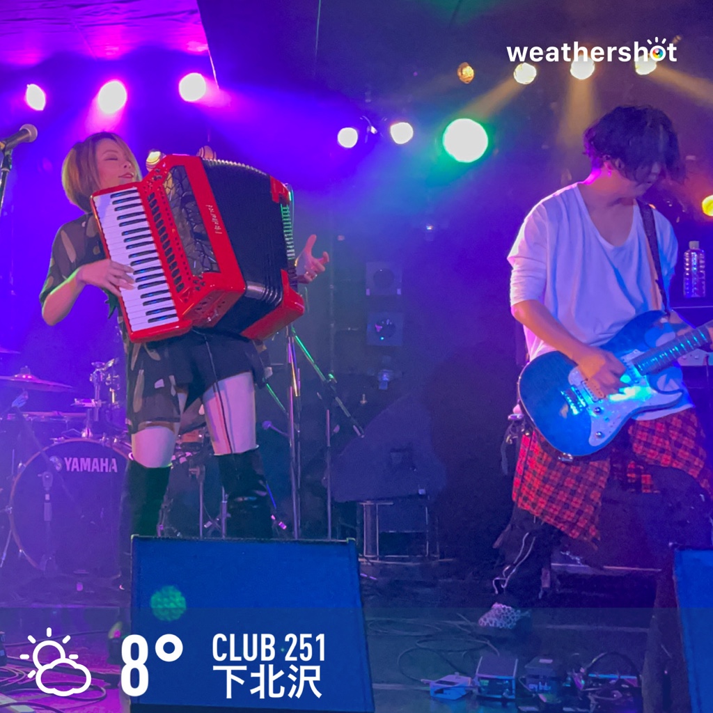 muka_'s tweet photo. 今日はりょーこちゃんのライブ
に下北沢へ…

対バンライブ「Lunch Time Lockers」楽しかった〜♪︎
そして、打ち上げなう。
🤗

🐶🌺🍺🎼

#鳥海涼子 #ライブ #lunchtimerocker  #下北沢ライブ #居酒屋打ち上げ https://t.co/tnkYo2ZtOR