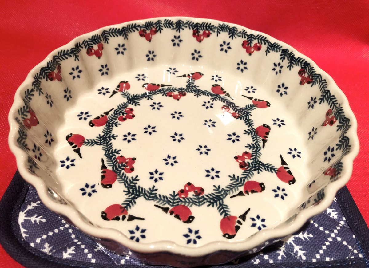 Akiko V Twitter ポーランド陶器の柄になっている小鳥の名前はgil Zwyczajny ポーランド語 Snegi R ロシア語 日本語ではウソ 鶯 ユーラシア北方の冬の風物詩です ポーランド陶器 T Co Knb9rueuv9 T Co Cxhmt9ik8a