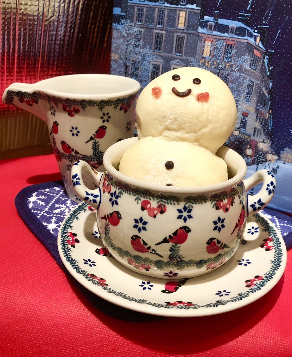 Akiko V Twitter ポーランド陶器の柄になっている小鳥の名前はgil Zwyczajny ポーランド語 Snegi R ロシア語 日本語ではウソ 鶯 ユーラシア北方の冬の風物詩です ポーランド陶器 T Co Knb9rueuv9 T Co Cxhmt9ik8a