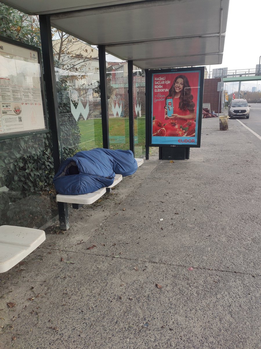 Evde kal Türkiye sokaklarda yaşayan insanları ve hayvanları kimse düşünmesin 
Ama Avrupa bizi kıskanıyor ya o bize yeter 

Almanya