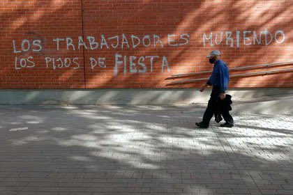 compromis's tweet photo. Bon dia a tots menys als del Galileo Galilei https://t.co/o8tpa3O8Im