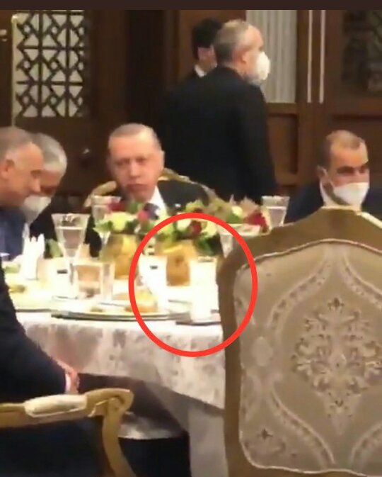 Kırk yaşıma geldim böyle bir masa da oturamadim #KülliyedeRakı