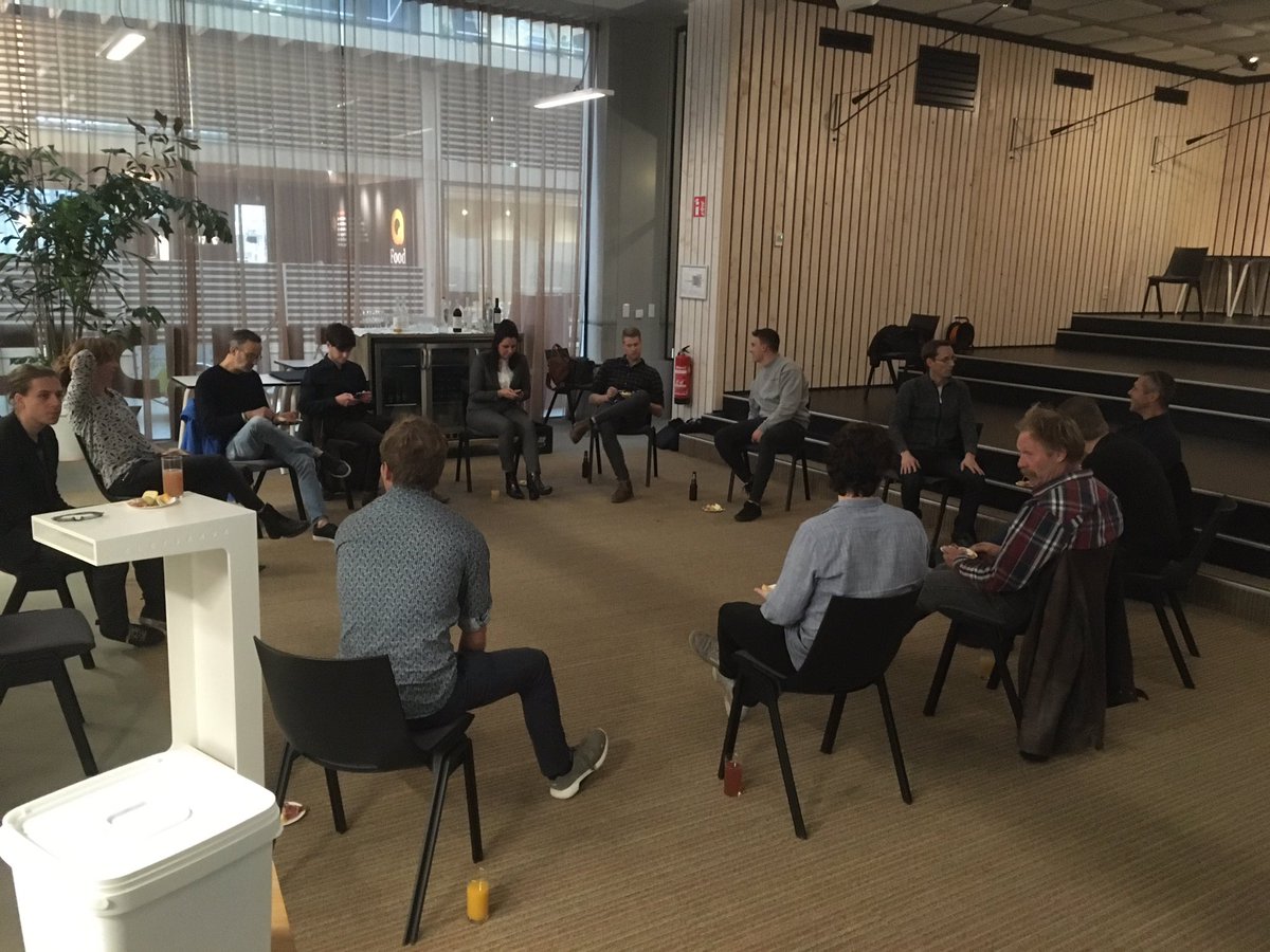 Trots dat we in 2020 gegroeid zijn als <a href="/Compas_Agro/">CompasAgro</a> naar 10 personen. Ondanks alles een goed jaar gehad op @BL_CampusVenlo. Dan is het extra leuk/ goed om op gepaste afstand fysiek samen richting kerst te gaan.