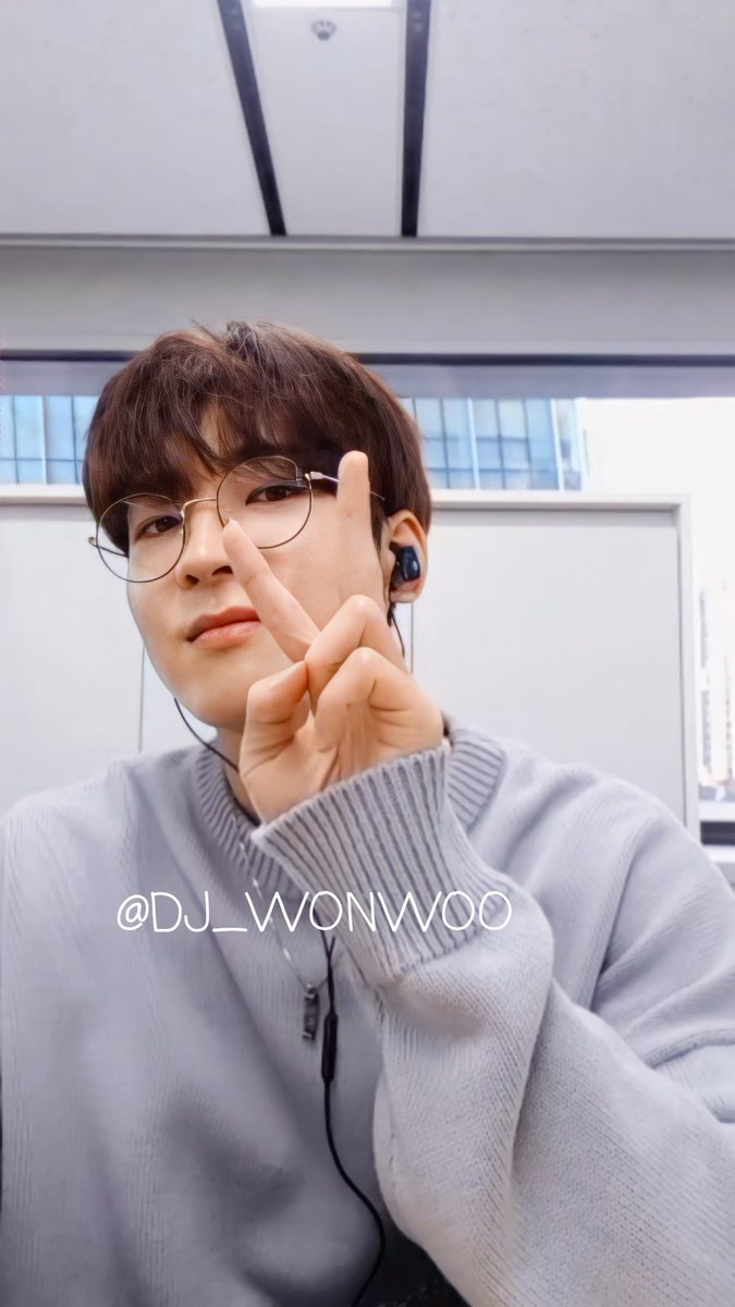 DJ_WONWOO's tweet photo. 원우가 생각하는 귀여운 포즈 
원우야 진짜 너무 사랑해......( ᵒ̴̶̷̥́ ·̫ ᵒ̴̶̷̣̥̀ ) https://t.co/xGWDtw85x2