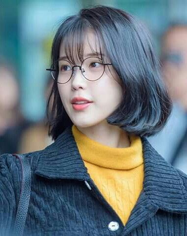 when I say I love girls who is short-haired chinita with eyeglassess this is what I meant.