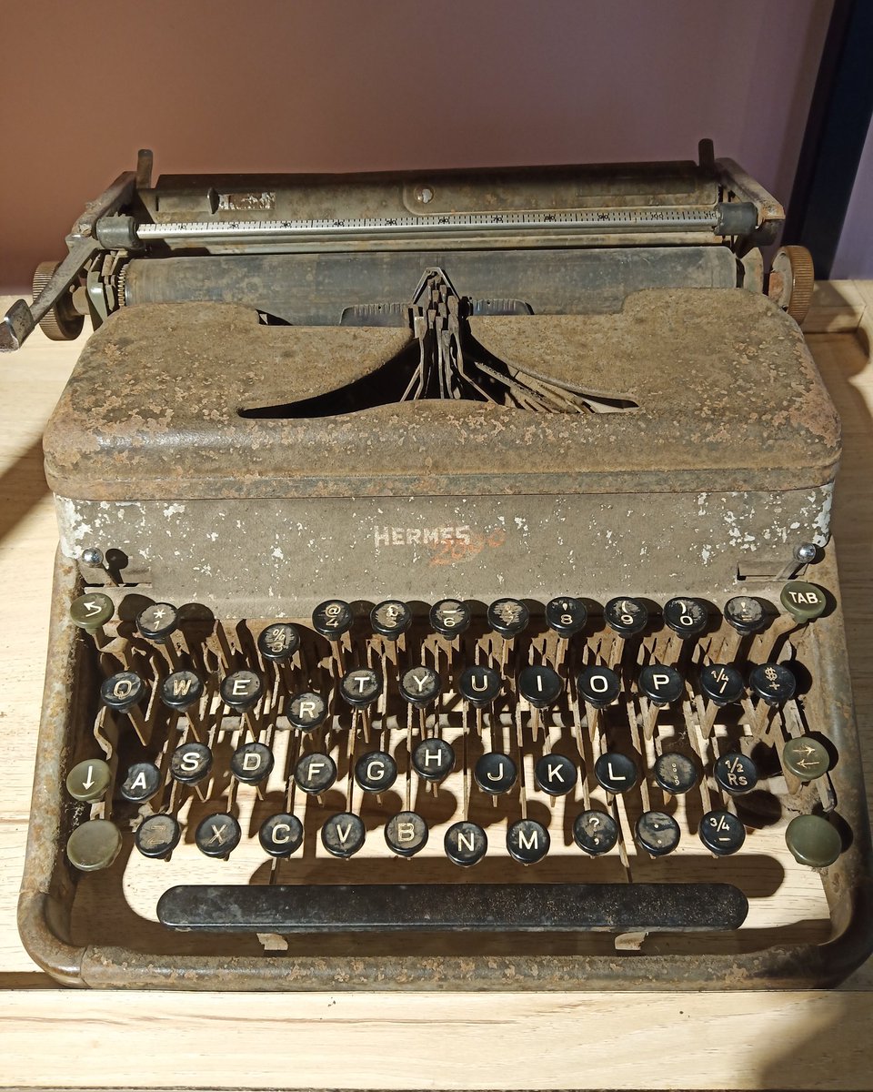 _ayushi27's tweet photo. In order to tackle with the menace of fake/hateful Instagram DM's,  a group of righteous citizens are forcibly replacing mobile phones with this!  #thosewerethedays #Madras https://t.co/0V8YFxAZkY