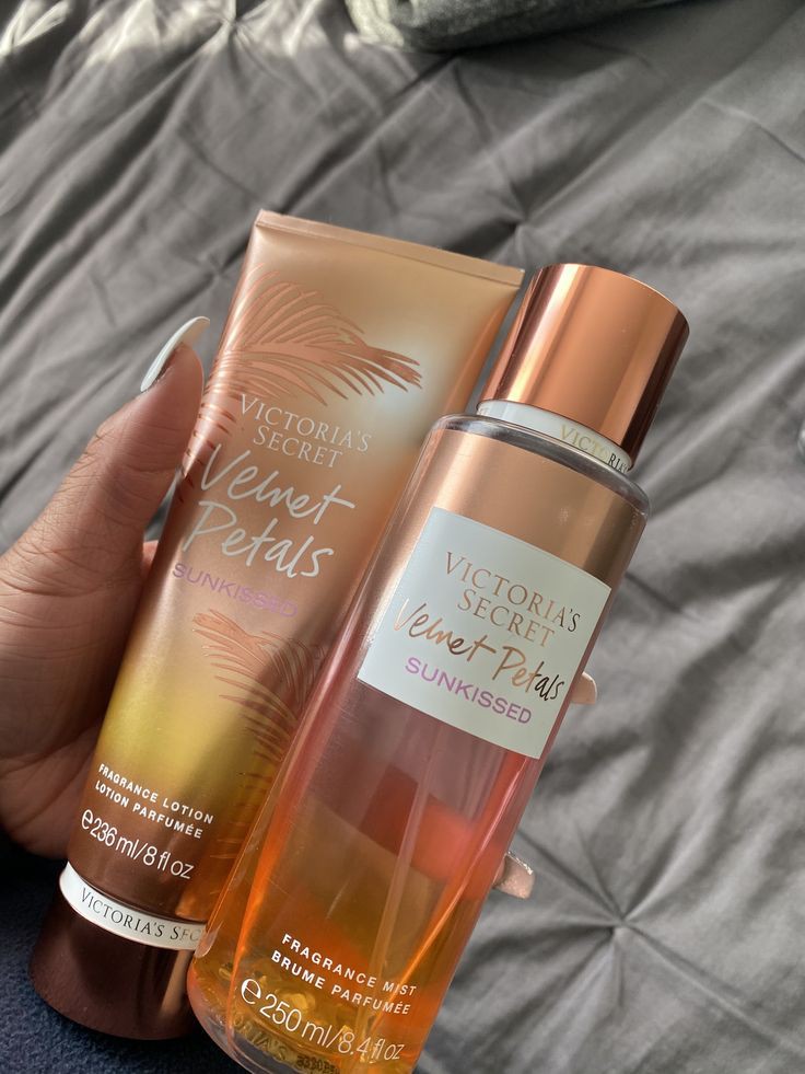 nurshahida19__'s tweet photo. @ikmalamry aaaa comelnyaaaaa! mak, saya nak kawin jugak please 😭

btw saya ada jual bodymist Victoria Secret, banyak lagi scent yg available tauu semua wangi wangiii, satu botol RM35.00 free postage sm apa apa boleh dm je saya 😘✨ https://t.co/FEtc812JlH