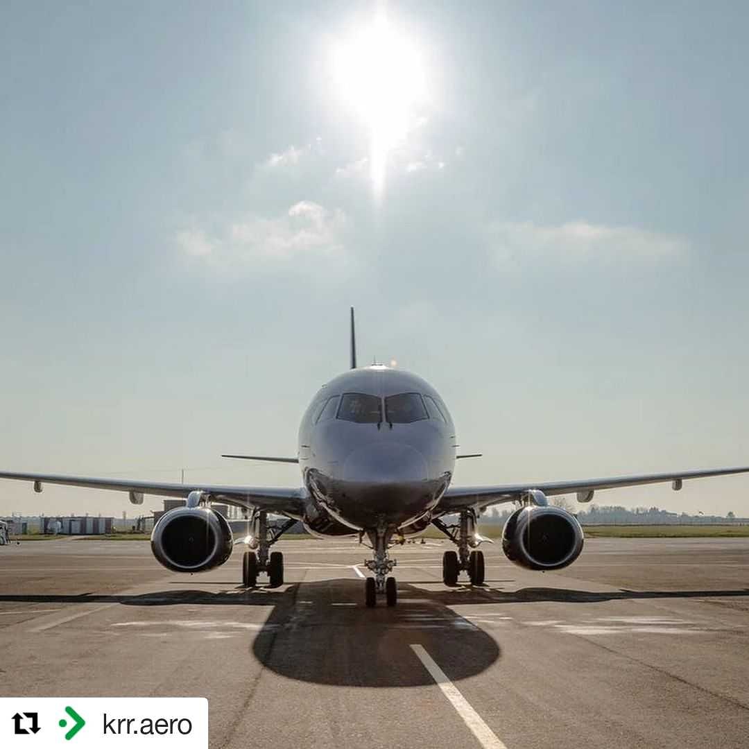 Воздушный транспорт перми. Самолет из сочи в пермь. Аэропорт анапа 2023. Самолет и аэропорт. S7 самолет в большом савино.