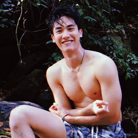REALLYREVIL's tweet photo. i hope tay's tiddies are having a nice day https://t.co/vBeq0EHkqI