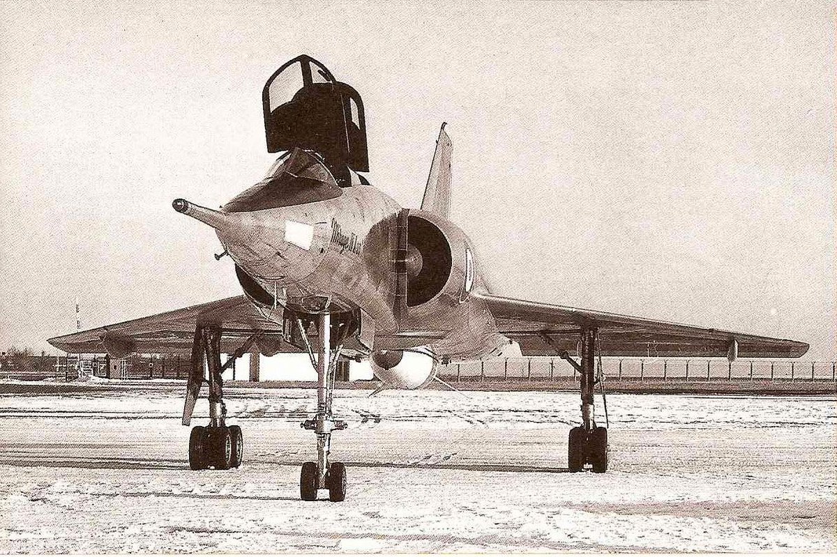 MVExocet's tweet photo. @WarThunder @intel After this beauty of Mirage III, logically I want to see the magnificent Mirage IV. Bombing at Mach 2 must be sick! https://t.co/4LR30L4qaQ
