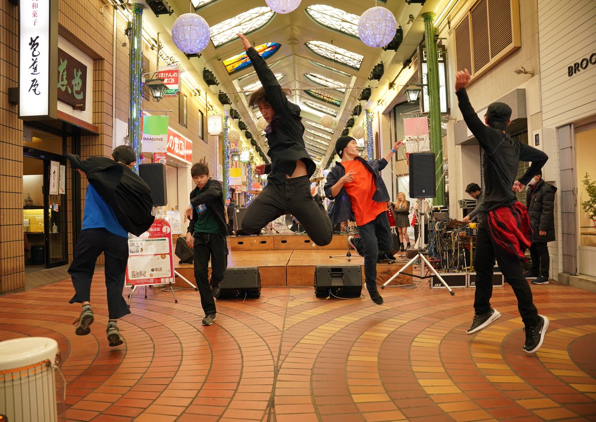 ati3jp's tweet photo. やっぱ君たち凄いですネ③
#おかやまクリスマスマーケット2020
#表町エンターテイメント納会フェスティバル
#表町エンターテイメント #中之町商店街
#LAOD https://t.co/ycVMKR8wkO