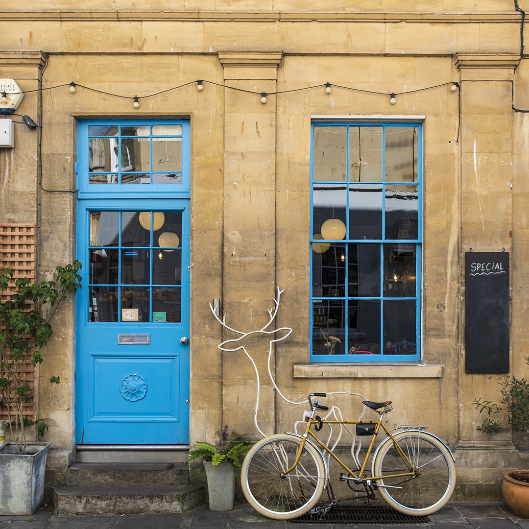 The doors of Bath: a multitweet photo series