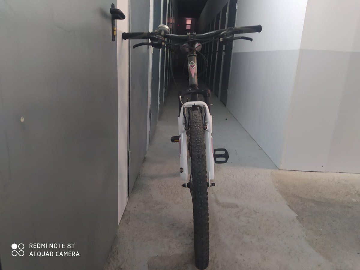 ValentinMaria's tweet photo. buenas, vendo bici marca Megamo con muy poco uso. La vendo porque estoy usando otra, pero va todo bien, el cambio de piñones y platos, los frenos, todo correcto.
Precio: 250€ (negociable) https://t.co/6FQQDuM6Mm