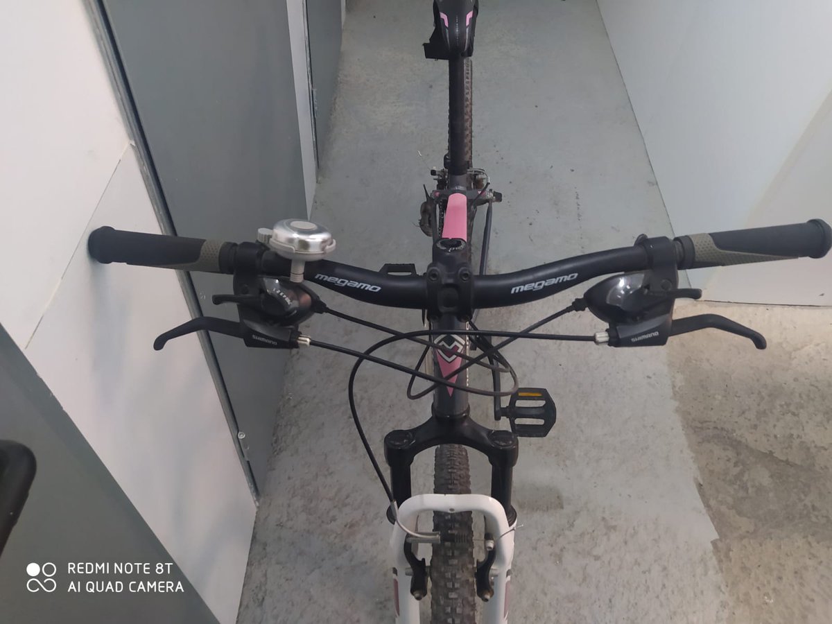 ValentinMaria's tweet photo. buenas, vendo bici marca Megamo con muy poco uso. La vendo porque estoy usando otra, pero va todo bien, el cambio de piñones y platos, los frenos, todo correcto.
Precio: 250€ (negociable) https://t.co/6FQQDuM6Mm