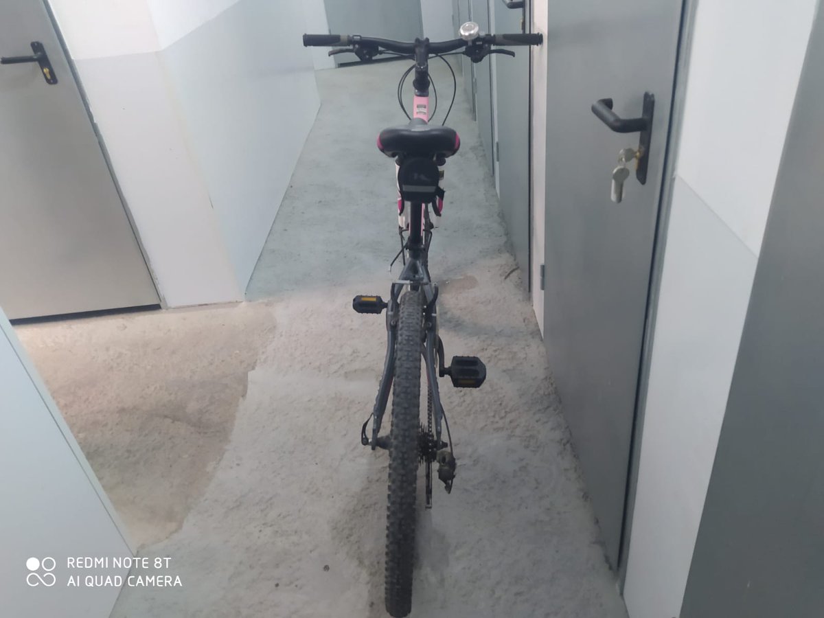 ValentinMaria's tweet photo. buenas, vendo bici marca Megamo con muy poco uso. La vendo porque estoy usando otra, pero va todo bien, el cambio de piñones y platos, los frenos, todo correcto.
Precio: 250€ (negociable) https://t.co/6FQQDuM6Mm