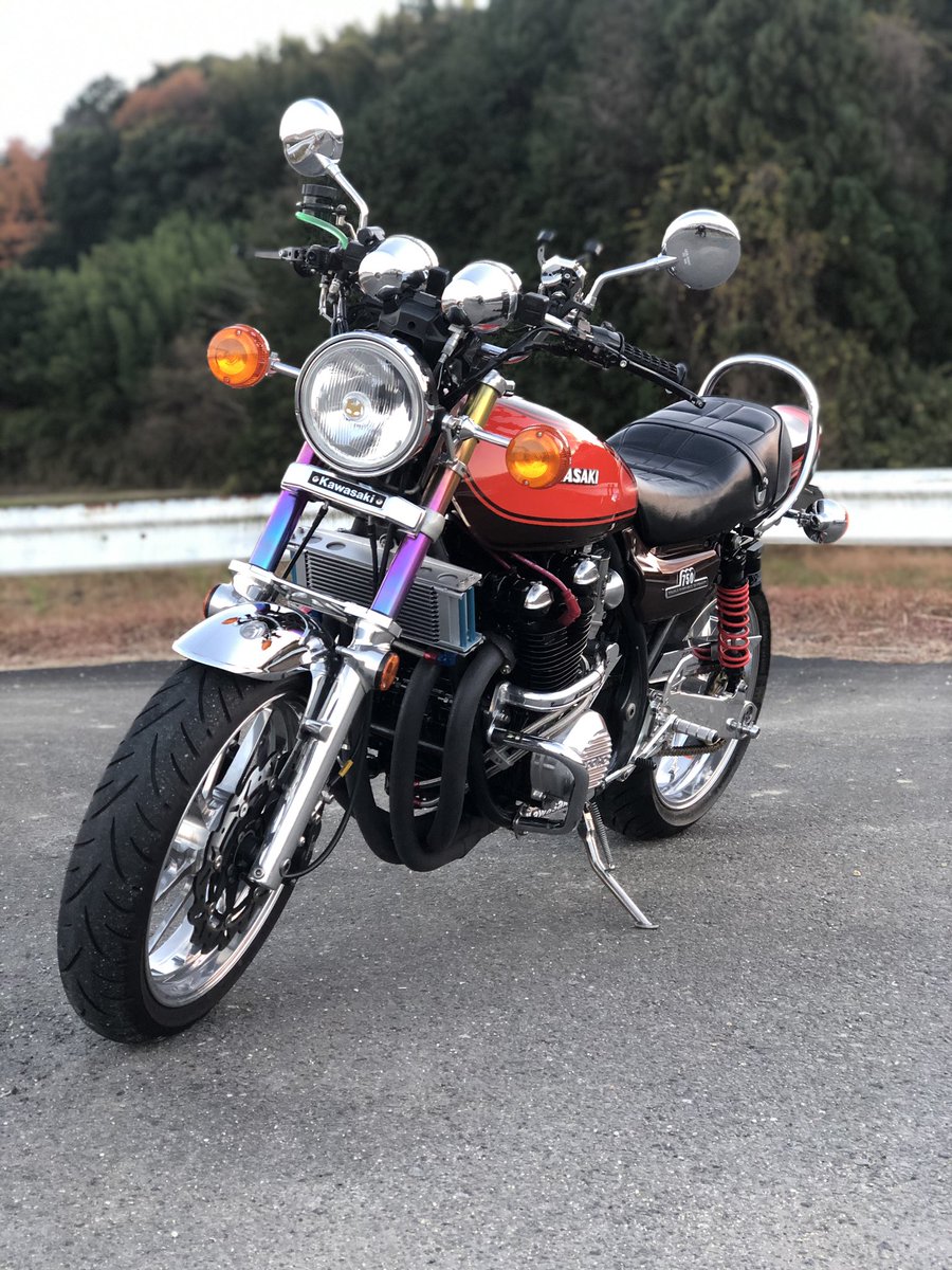 m0593s's tweet photo. 久しぶりに磨いて
近所ぶらぶらして帰宅🏍💨
慣らし運転残り480キロ
早く終わらせたい😩💦
#ゼファー750 #カワサキ #ボアアップ #ワイセコ #810cc #ハイカム #ヨシムラ #ST1M #ピンゲル #ワンウェイクラッチ #ミクニ #TMR36 #アクティブ #サブフレーム #ミッドナイトモナカ #ゲイルスピード https://t.co/5A6JfZOKEz