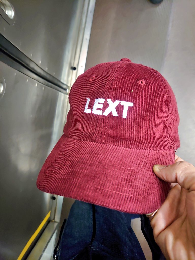 oochan073069's tweet image. TAMASONICでは、画面越しでしか聴けなかった。

何故、今まで知らなかったんだろうって思う、滅茶苦茶カッコいいBand!

あの人との、Stay With Meのマイクも胸が熱くなった！

LEXTマジでカッコ良かったな🤛

最近、毎日聴いてんだ！

#LEXT