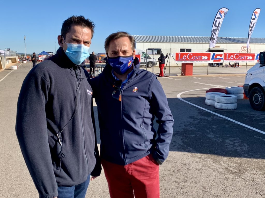 ManuelAvino's tweet photo. Fin de temporada hoy en Valencia, con la organización del primer🏆 trofeo Karting #LeCont, bajo un estupendo día de sol y carreras de la mano de @NachoAvino y todo su equipo de la @fedacv. Sensacional trabajo de todos ellos. En 2021, más y mejor 💪🏁🇪🇸!! https://t.co/nrREO4X29s