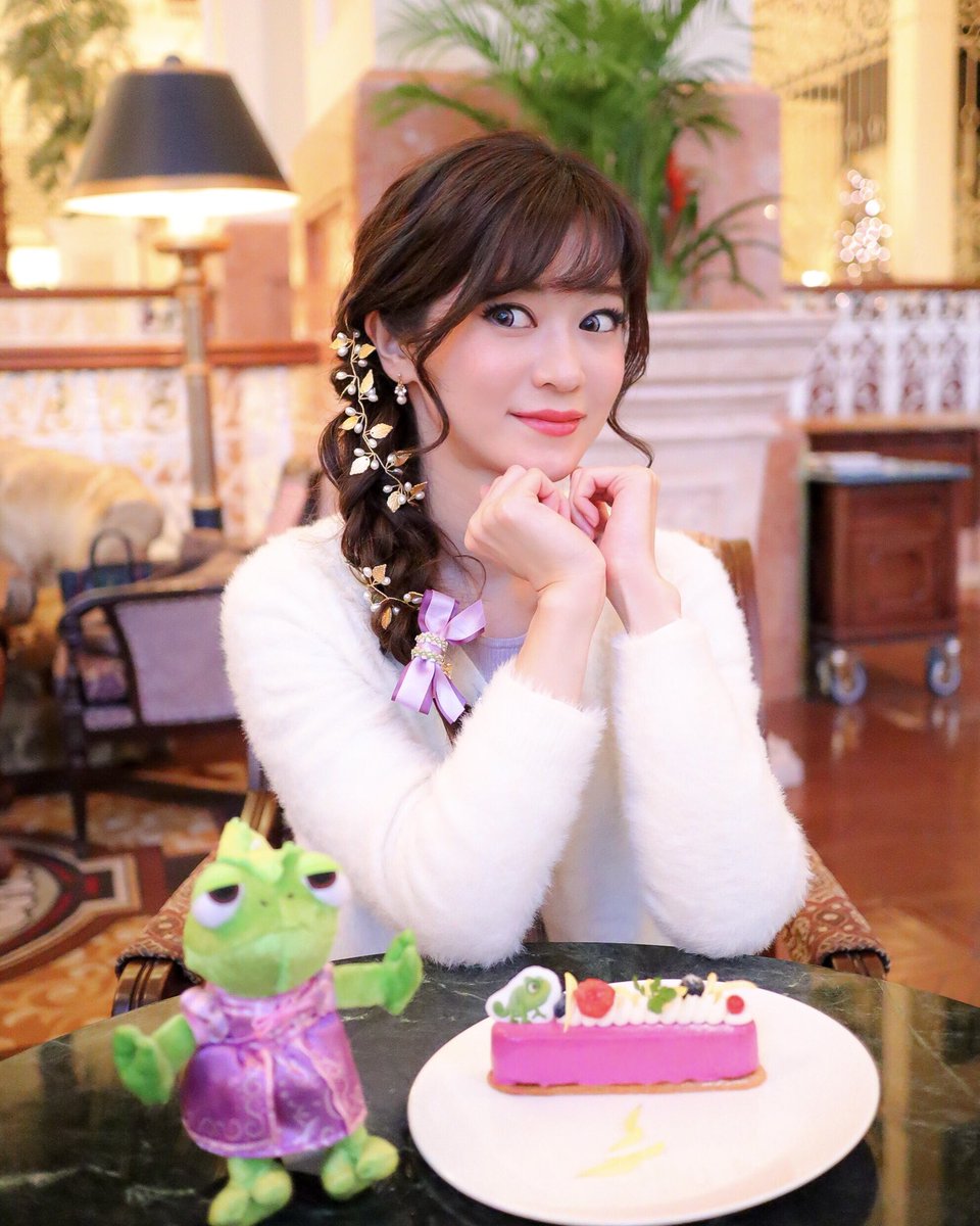 ちはる ディズニーランドホテルのプリンセスケーキセット ラプンツェルのケーキを食べました コーヒー 紅茶が同じ種類ならおかわり無料なのが嬉しい ちはる ディズニーランドホテルのプリンセスケーキセット ラプンツェルのケーキを食べました コーヒー 紅茶が同じ種類ならおかわり無料なのが嬉しい