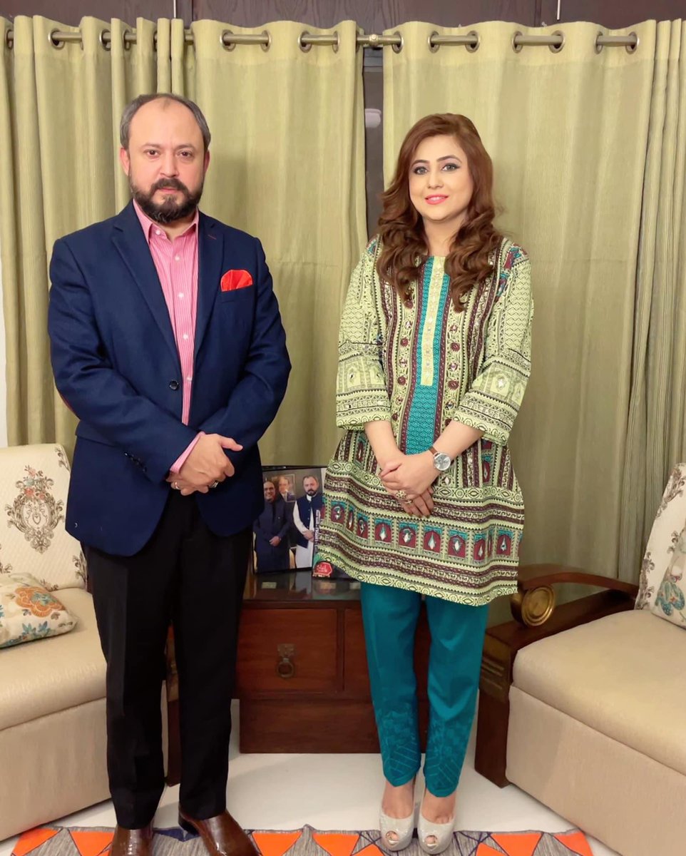 NaziaAliUncut's tweet photo. Thank you Mr @shahzadsjillani for ur Precious time.
Program. #ShamEfaiz #FaizTV ๐บ#webChannel ๐ฅ #21EP
Host #NaziaAli โ๐ป #PakistankiBeti ๐ต๐ฐ#Columnist #Social_Activist
Guest. Mr. Syed Shahzad Ali Shah Jillani Member #PPP and Columnist https://t.co/0Ci7hSqaYg