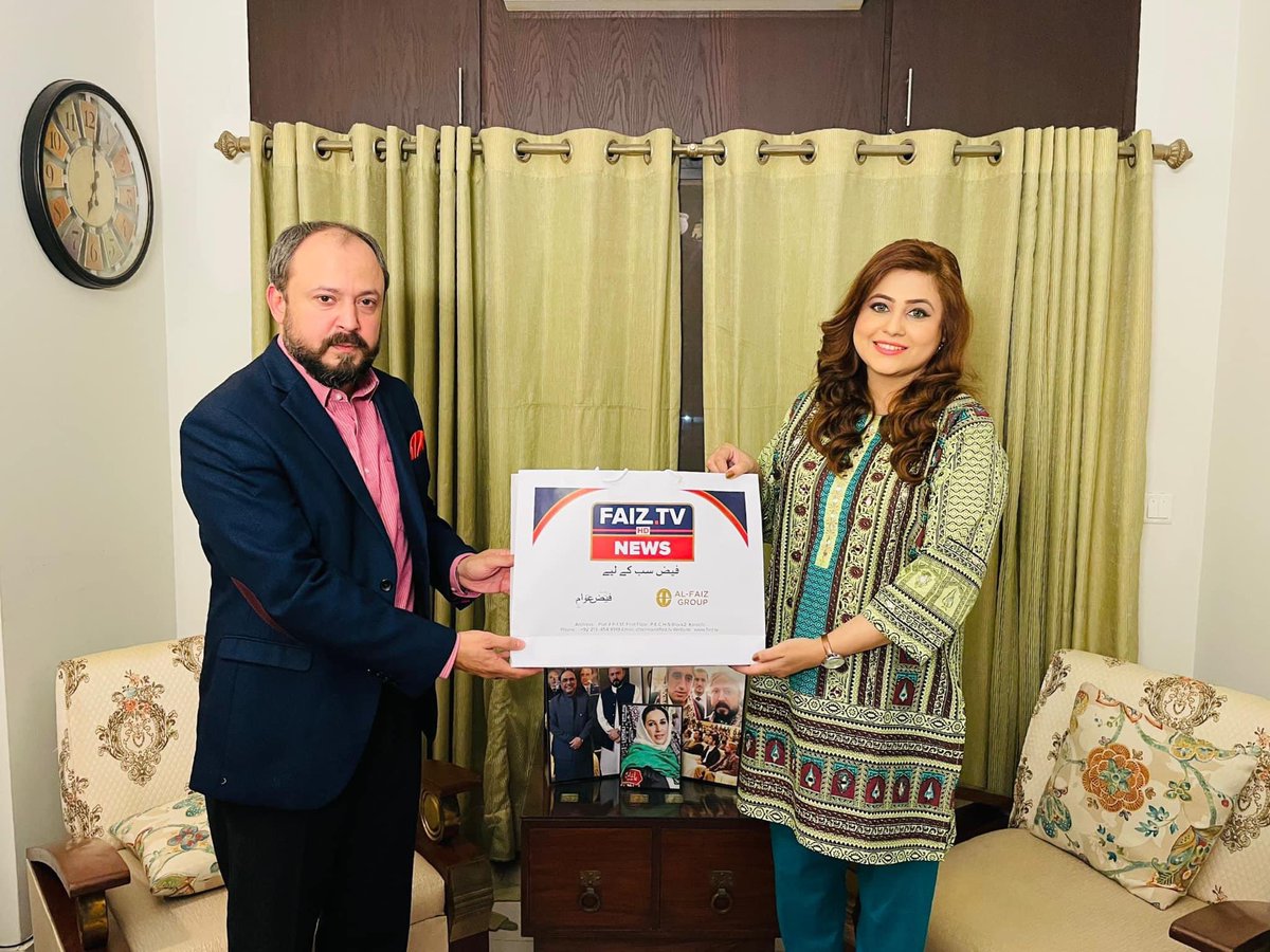 NaziaAliUncut's tweet photo. Thank you Mr @shahzadsjillani for ur Precious time.
Program. #ShamEfaiz #FaizTV ๐บ#webChannel ๐ฅ #21EP
Host #NaziaAli โ๐ป #PakistankiBeti ๐ต๐ฐ#Columnist #Social_Activist
Guest. Mr. Syed Shahzad Ali Shah Jillani Member #PPP and Columnist https://t.co/0Ci7hSqaYg