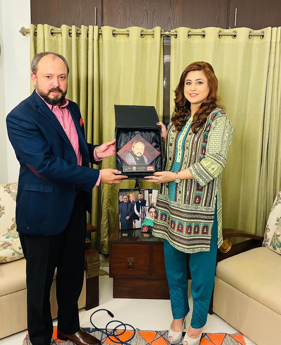 NaziaAliUncut's tweet photo. Thank you Mr @shahzadsjillani for ur Precious time.
Program. #ShamEfaiz #FaizTV ๐บ#webChannel ๐ฅ #21EP
Host #NaziaAli โ๐ป #PakistankiBeti ๐ต๐ฐ#Columnist #Social_Activist
Guest. Mr. Syed Shahzad Ali Shah Jillani Member #PPP and Columnist https://t.co/0Ci7hSqaYg