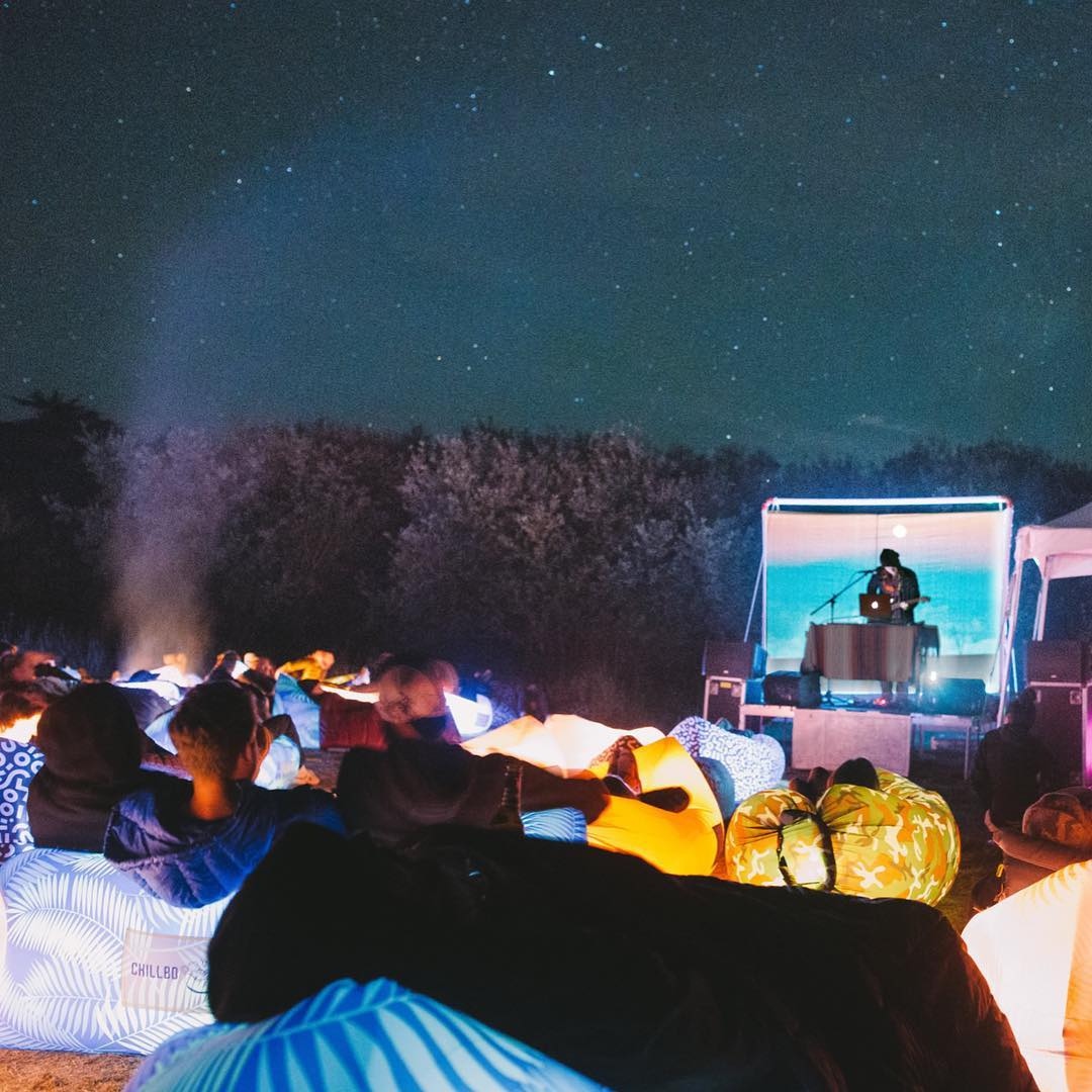 #tb to this amazing moment at <a href="/outposttrade/">The Outpost</a> while we kicked back on our Shwaggins loungers under the starry night sky and caught <a href="/willits/">Christopher Willits</a> live in action. ✨

Who else misses music festivals? 😪🙋‍♀️
.
.
.
.
#inflatable #loungers #floats #hiking #camping #adventure #timetochillbo