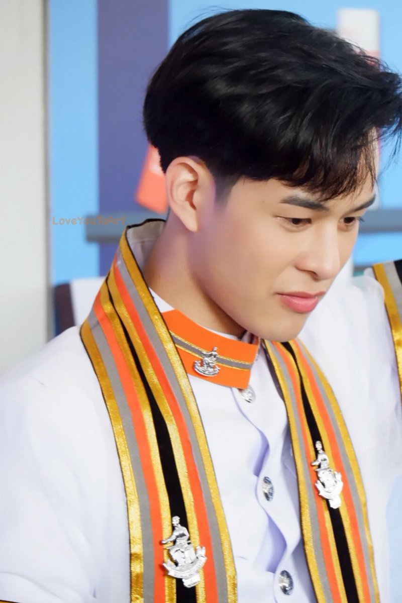 LoveYouToArt's tweet photo. ดี!! #ArtPakpoom #ARTGRADUATIONDAY https://t.co/gaSfXVy0ba