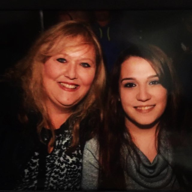 tamiwalsh74's tweet photo. Screaming Happy Birthday 🎁🎂🎉 to my baby girl 🥰💕 love you to the moon 🌙 and back and I’m so incredibly proud of you 🤗🙌🤘
The sky is the limit and you’re making it happen ❣️🥳🎉🤩👏☝️😘 https://t.co/pDeyt55RG4