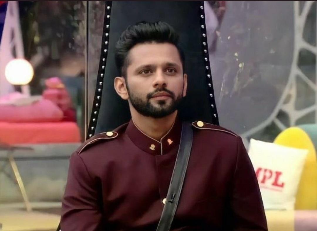 BiggBossWale19's tweet photo. BIGGEST POLL

Who's will be  the winner of BB14?

Speed test

#RahulVaidya OR #RubinaDilaik

ROAR LIKE RUBINA

Like❤️  Rahul                                 RT. 🔁  Rubina https://t.co/TEqBgNy5cY