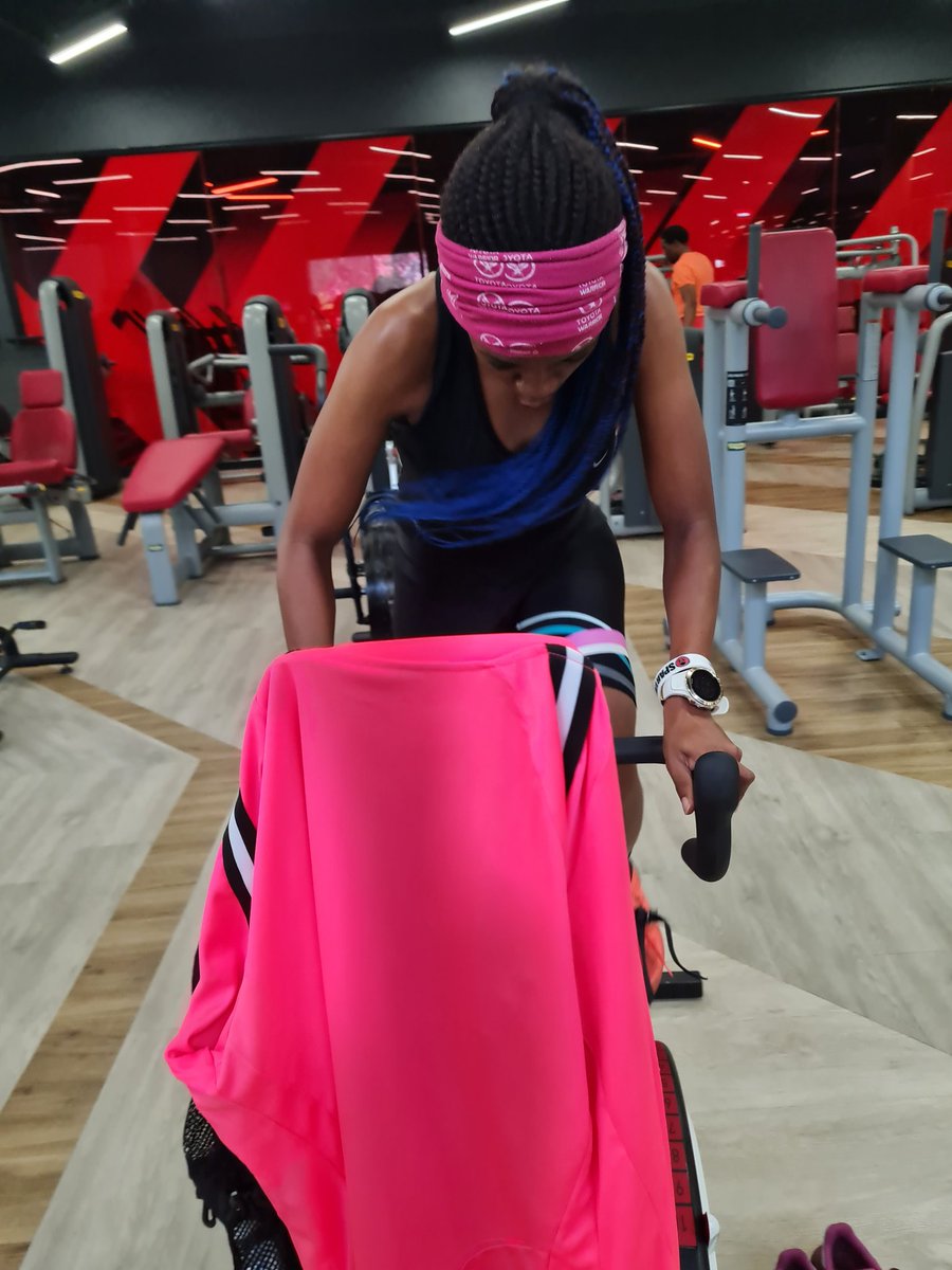 ocrgirl_emjeezy's tweet photo. Find your weakness. Make friends with them, then beat them to death 💙🚲🤸🏾♀️⌚
.
.
.
#blackgirlswhotri #trilife #ride #indoorride #cyclinglife #cyclingwithTumiSole #girlswhoridebikes #wattbike #trigirl #ocrgirl #cyclinggirl #mtbgirl #keepgoing #fetchyourbody2020 #beat2020 https://t.co/89yR0A1Z3p