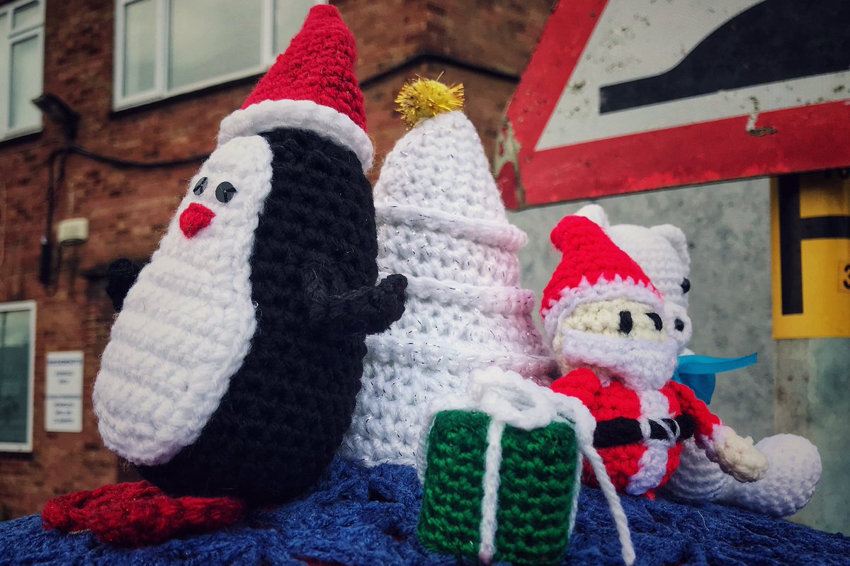 SV_JudithMiller's tweet image. Can still exercise in tier 4 will be out to spot the fantastic work of yarn-bombers topping 50 postboxes raising money for Open Door &amp;amp; Food Bank #StayingLocal #BringASmile @Stalbansdistfb uk.virginmoneygiving.com/fundraiser-dis…