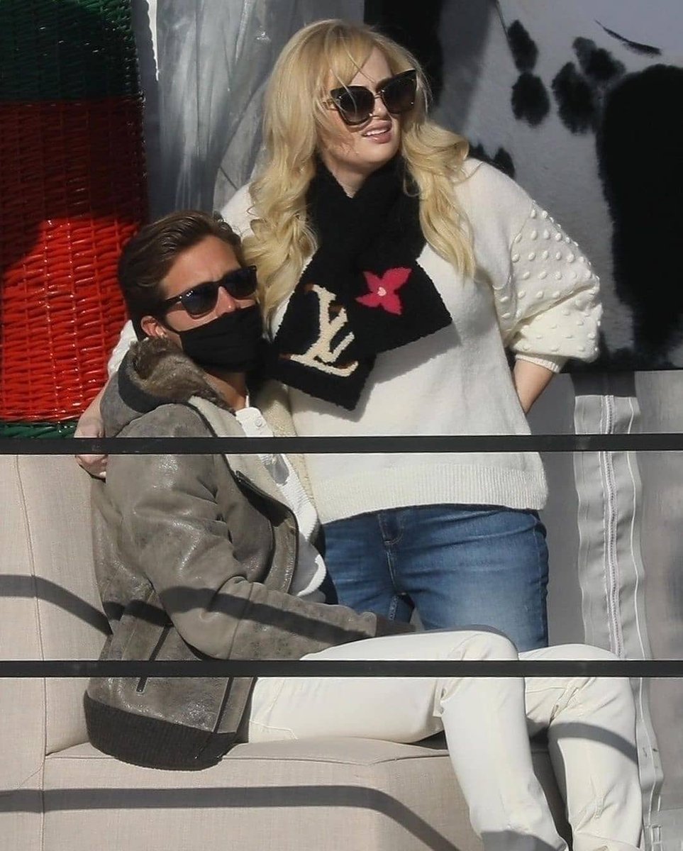 JamoMag's tweet photo. #RebelWilson & boyfriend #Jacobbusch keep close while enjoying a day out in #Aspen while on vacation!💕 https://t.co/jXtovr5hJP