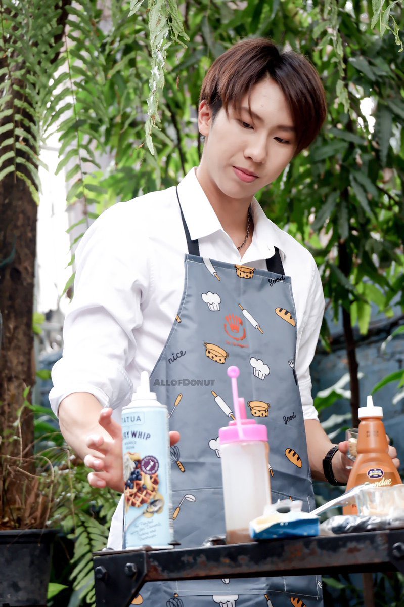 AllofDonut's tweet photo. ขอฝากน้องโดนัทไว้พิจารณาบทฟ้าลั่นรักด้วยนะครับ @fahlanruk
— ชื่อ ปฏิพัทธ์ ชัยพรแก้ว (โดนัท)
หนัก65กก. 180 ซม. อายุ 22 ปี 
กีฬา : ว่ายน้ำ,บาสเก็ตบอล
จบปริญญาตรีคณะเศรษฐศาสตร์ มหาวิทยาลัยเกษตรศาสตร์ 
#FahlanrukTheSeries
#ฟ้าลั่นรักเดอะซีรีส์ https://t.co/9399Y3OgOD