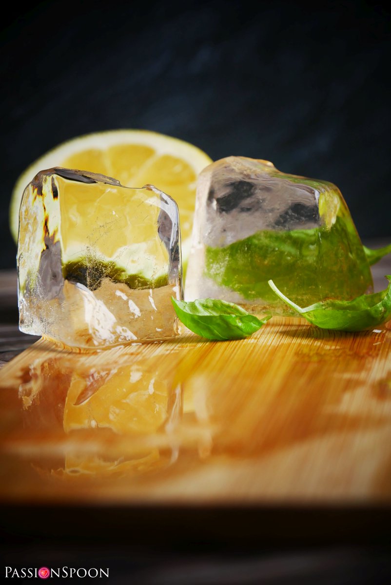 PassionSpoon1's tweet photo. Have you ever made clear ice cubes?
Crystal clear gin & tonic is such a classic combination, made with summer gin lemon, fresh basil leaves and clear ice cubes. https://t.co/IkLtwxvvSt via @PassionSpoon1
#ice #drink #Gin #makingice #RecipeOfTheDay #passionspoon https://t.co/6rqYaXtS5C