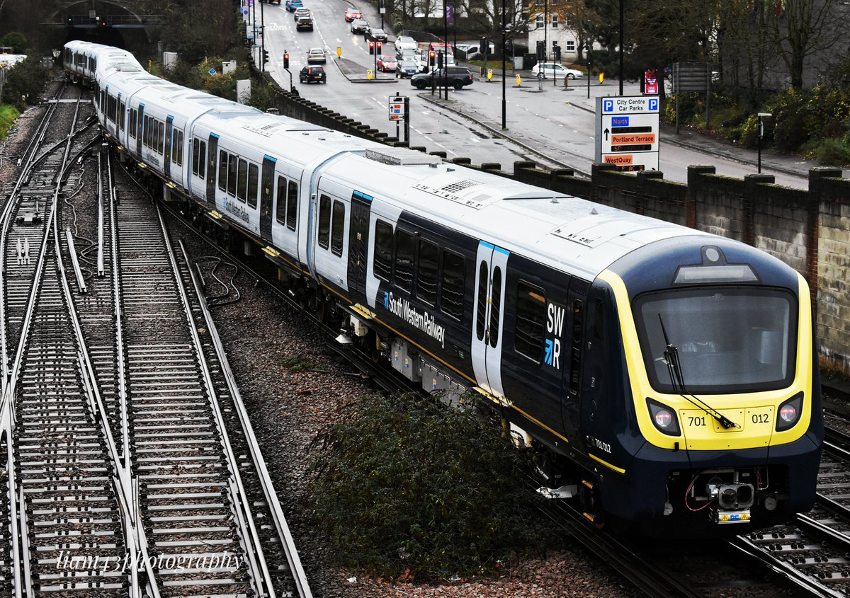 liam43photos's tweet image. 701 012 leaving SOU on a journey from Southampton Central to Staines Up Loop. #Class701 #701012 #SWR #Arterio #Aventra #bombardier #SouthamptonCentral #StainesUpLoop #RailwayPhotography #TrainSpotting #photography #nikon #nikonphotography