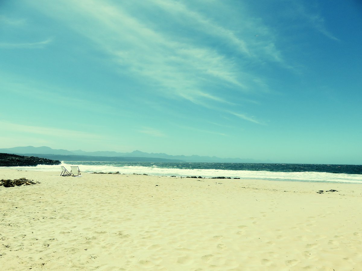 PropertyShowDay's tweet photo. SAVE PLETT! One of the most beautiful & cleanest coastal beach areas in South Africa! #SavePlett #COVID19 #plettitsafeeling #PlettSummer #safetravels #StayStrongStaySafeSA #Plett #PlettenbergBay #MeetOurSouthAfrica #TravelBugSA https://t.co/Pjuq17Uxxf https://t.co/mYTmMRzFzQ