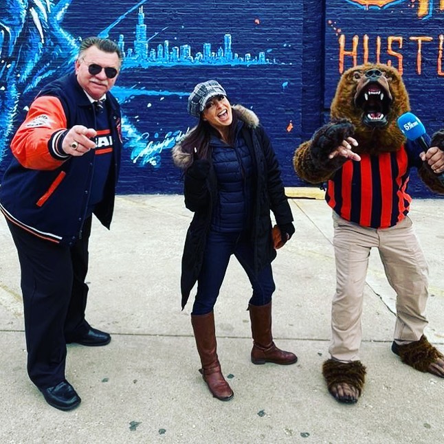 WelshdragonU's tweet photo. Looking forward to @CoriYarckin's #NFLEndZone show more than usual this morning as she's in Chi-town, home of my favourite team #DaBears! I'm particularly excited for the piece with @peanuttillman - 10:30am @Channel5Sport, let's go, Cori!
#C5NFL #NFL #NFLUK #CoriYarckin https://t.co/BCnTtQwI6q