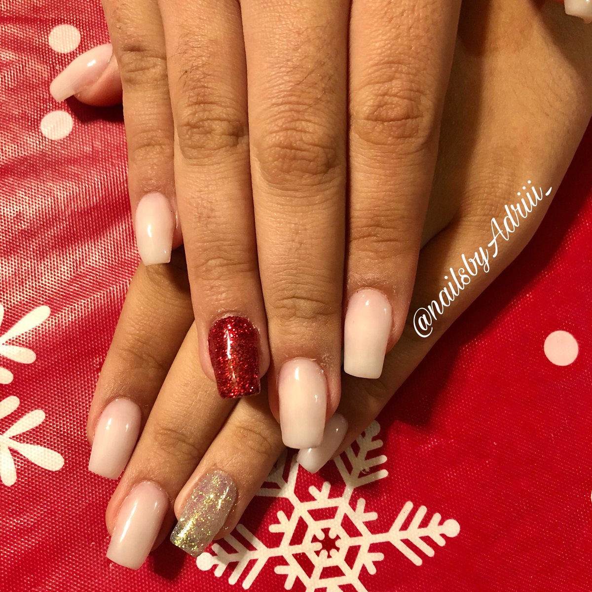 iamADRIxo's tweet photo. 🎄
Dm me to book an appointment for your holiday nails. 
#acrylicnails #fullsetnails #shortnails #youngnailsacrylic #yncorewhite #yncoreclear #ynglitters #ynhardgel #holidaynails #nailsbyadriii https://t.co/TkABt4kgzw