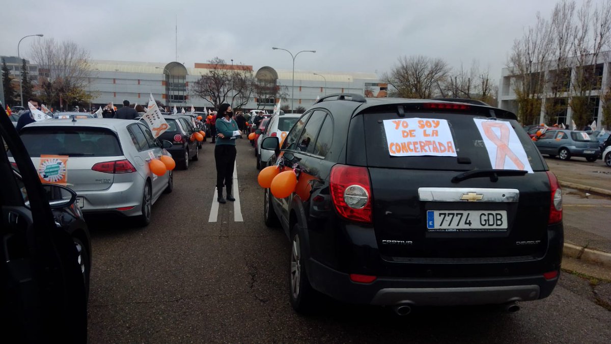Estamos presentes en la manifestación‼️
🧡🧡Familias🧡🧡
de <a href="/fecnscz/">Colegio FEC Ntra. Sra. del Carmen - Carmelitas</a>
de <a href="/colegiosfec/">FEC (Fundación Educación Católica)</a>
En la manifestación🚗🚗🚗 
porque con #libertad 
han elegido 
donde llevar a sus hijos.
<a href="/MasPlurales/">Más Plurales🧡</a>
 #StopLeyCelaá