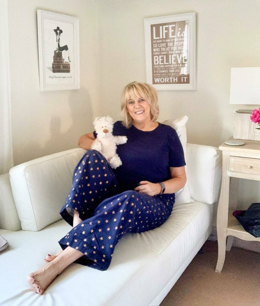 Easy like Sunday morning ...
.
#pyjamas #pyjamastyle #hellodecember #winteriscoming #elevatetheeveryday #howwedwell #chooselovely #holidayseason #theholidays #holidays #followyourjoy #tistheseason #winter #deckthehalls #cosy #winterhome #winterstyle #hyg… instagr.am/p/CJBARCGBTBz/