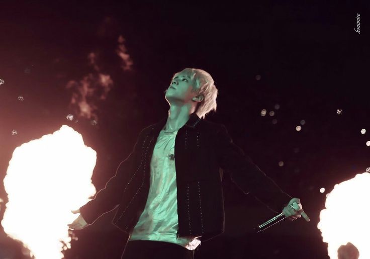 ROCKSTAR SEOKJIN : A DEADLY AND DANGEROUS THREAD[ as u go down, his wildness increases, so be careful, ur heart might explode due to the insane hotness of seokjin fire] #방탄소년단  #진  #석진  #방탄소년단진  #방탄진  #JIN  #SEOKJIN  #BTSJIN  @BTS_twt  @BigHitEnt  @bts_bighit
