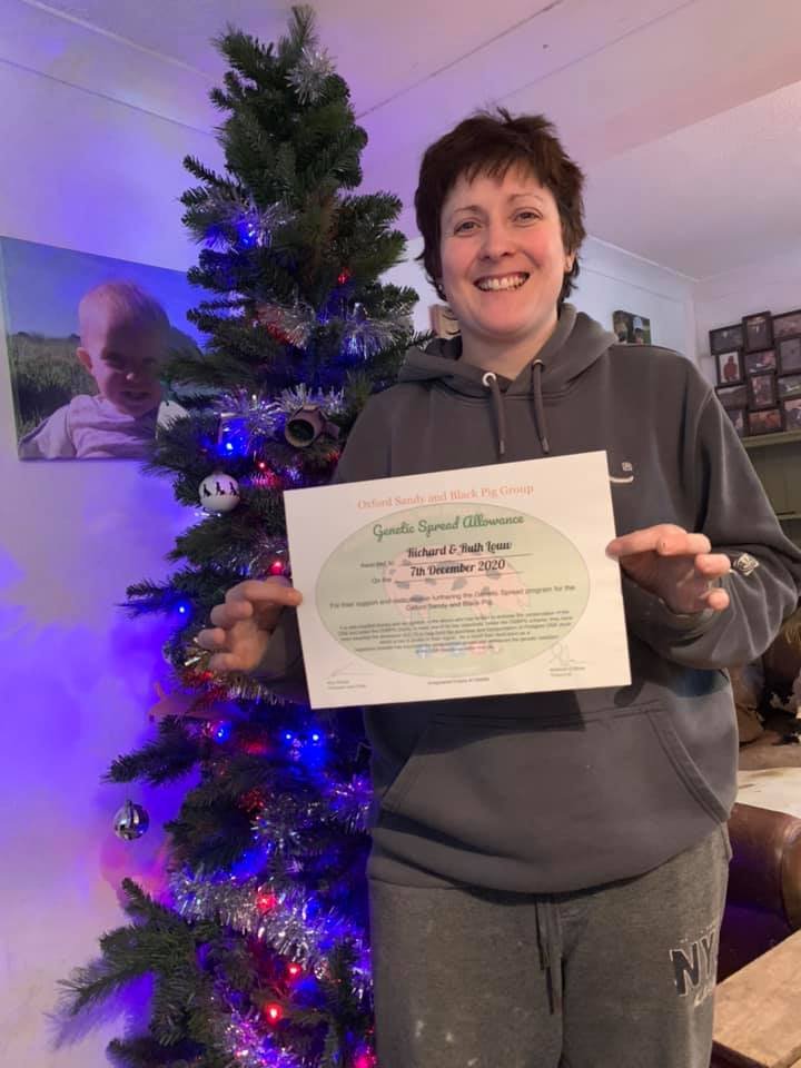 OxfordPig's tweet photo. It is wonderful to see that our Genetic Spread Allowance is helping those who are helping our breed.  After careful selection Ruth travelled from West Wales to Dorset.  #teamworkmakesthedreamwork  #OSBPGGSA #ConservationAward https://t.co/rAHVzmjqVE
