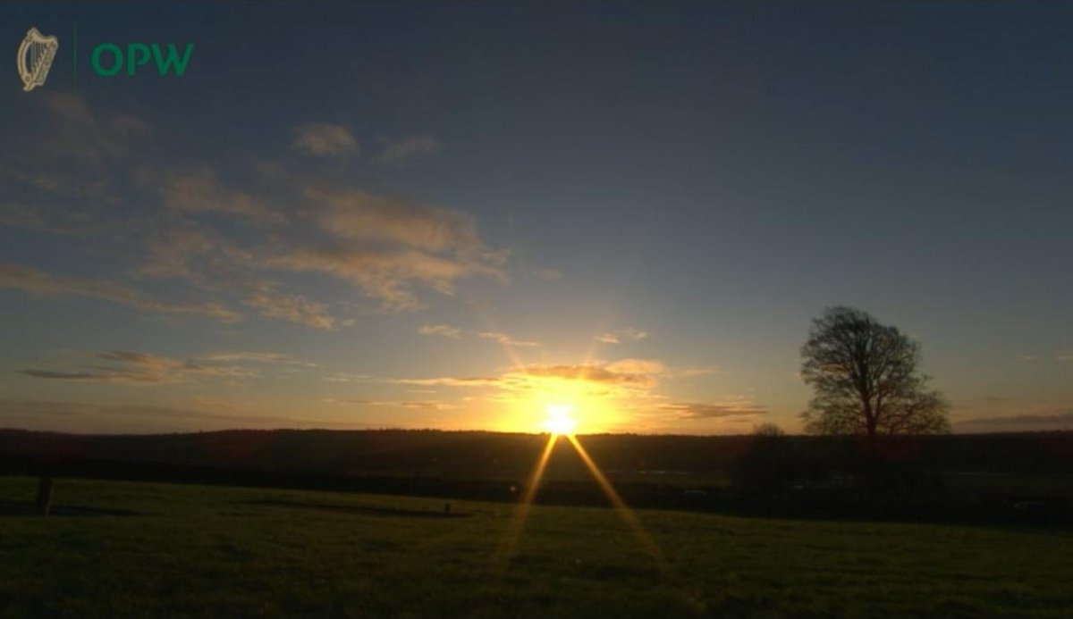 ViatelGroup's tweet photo. Fantastic conditions for the first morning of the Winter Solstice at Newgrange☀️ Viatel are delighted to have installed the Gigabit Wireless Broadband to help broadcast this historic event across the world. Stream the solstice - https://t.co/h2327Rql7h
#Newgrange #WinterSolstice https://t.co/9x3TWRYgTb
