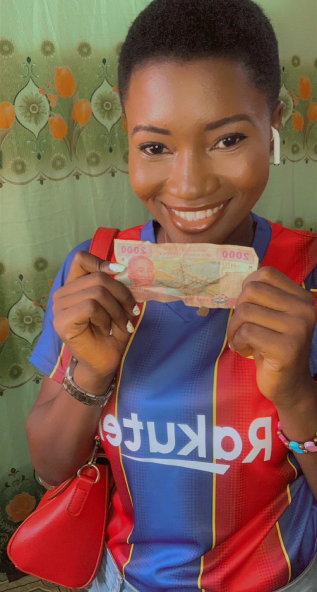 Tata_Passi's tweet photo. Je suis si fière 🥰🥰🥰🥰🥰🥰🥰 il m’a donné mes 2.000fcfa du syndicat oukouuuuuuuuuuu La joie de ça 

Bon Dimanche https://t.co/DXefYUVjB0