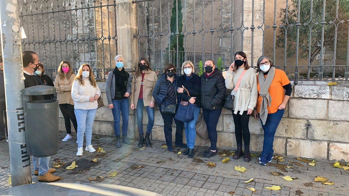 C_E_Marni's tweet photo. Tiñamos València de color naranja. Te esperamos de 11 a 13 horas para decir a la ministra No a la #LOMLOE sigue todo lo que va a pasar en las distintas ciudades aquí;  https://t.co/GkRe6SuLwv. Te esperamos!!!!!!!  #StopLeyCelaa #MasPlurales @MasPlurales @anamarinmedina https://t.co/ocllq7HsZp