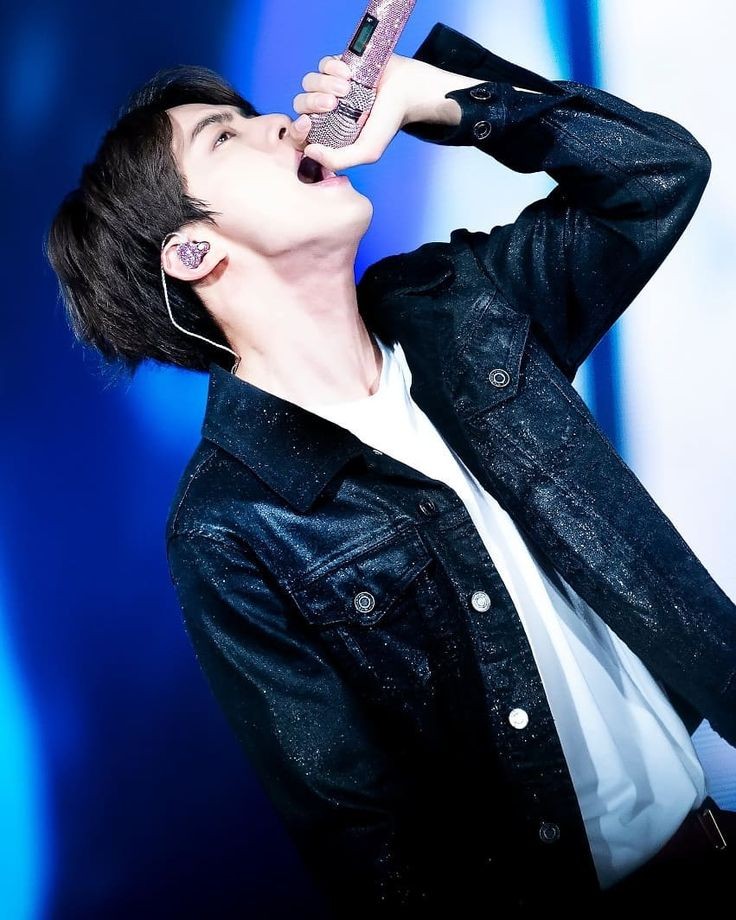 ROCKSTAR SEOKJIN : A DEADLY AND DANGEROUS THREAD[ as u go down, his wildness increases, so be careful, ur heart might explode due to the insane hotness of seokjin fire] #방탄소년단  #진  #석진  #방탄소년단진  #방탄진  #JIN  #SEOKJIN  #BTSJIN  @BTS_twt  @BigHitEnt  @bts_bighit