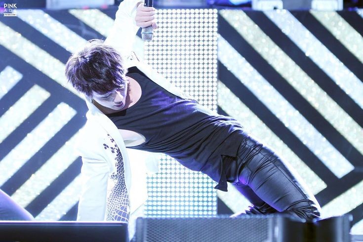 ROCKSTAR SEOKJIN : A DEADLY AND DANGEROUS THREAD[ as u go down, his wildness increases, so be careful, ur heart might explode due to the insane hotness of seokjin fire] #방탄소년단  #진  #석진  #방탄소년단진  #방탄진  #JIN  #SEOKJIN  #BTSJIN  @BTS_twt  @BigHitEnt  @bts_bighit