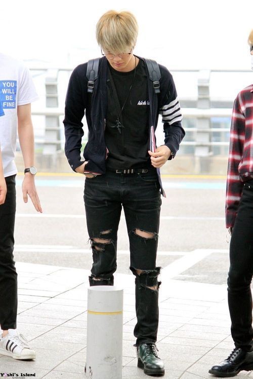 ROCKSTAR SEOKJIN : A DEADLY AND DANGEROUS THREAD[ as u go down, his wildness increases, so be careful, ur heart might explode due to the insane hotness of seokjin fire] #방탄소년단  #진  #석진  #방탄소년단진  #방탄진  #JIN  #SEOKJIN  #BTSJIN  @BTS_twt  @BigHitEnt  @bts_bighit